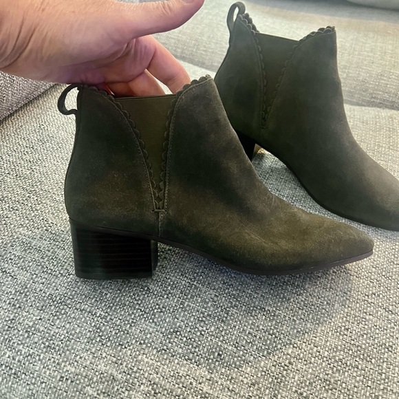 New Talbots Women's DAKOTA SUEDE SCALLOP-EDGE
ANKLE BOOT Olive Green - Picture 6 of 7